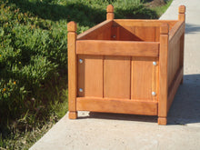 Cargar imagen en el visor de la galería, Garden Redwood Solid Planter Box - Best Redwood